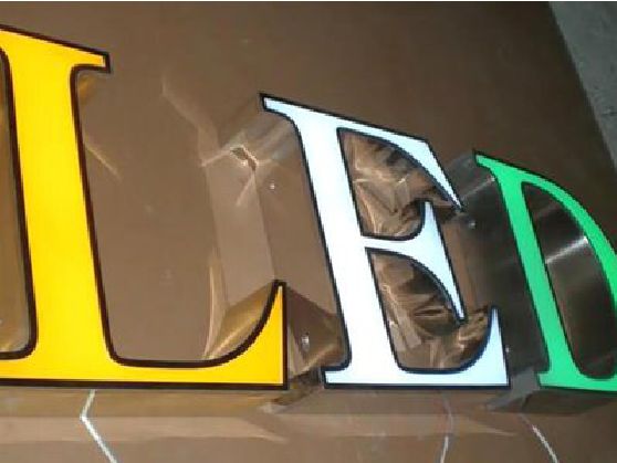 炎陵介绍LED招牌的基础知识。